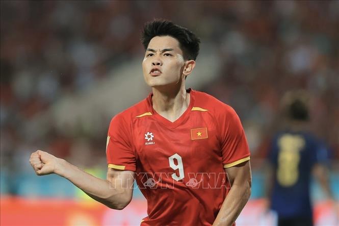 Phút 18, Đình Bắc ghi bàn mở tỷ số cho tuyển Việt Nam. Ảnh: Minh Quyết - TTXVN