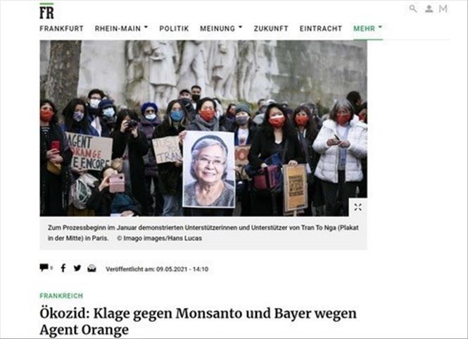 Báo Frankfurter Rundschau (FR) của Đức ngày 9/5/2021 đăng bài viết của tác giả Stefan Brändle về vụ kiện tại Pháp của bà Trần Tố Nga kiện các công ty hóa chất đã sản xuất chất độc da cam/dioxin cho lính Mỹ sử dụng trong chiến tranh ở Việt Nam, nhấn mạnh rằng chất độc vẫn tiếp tục gây hậu quả ở Việt Nam cho đến nay. Ảnh: Mạnh Hùng - P/v TTXVN tại Đức