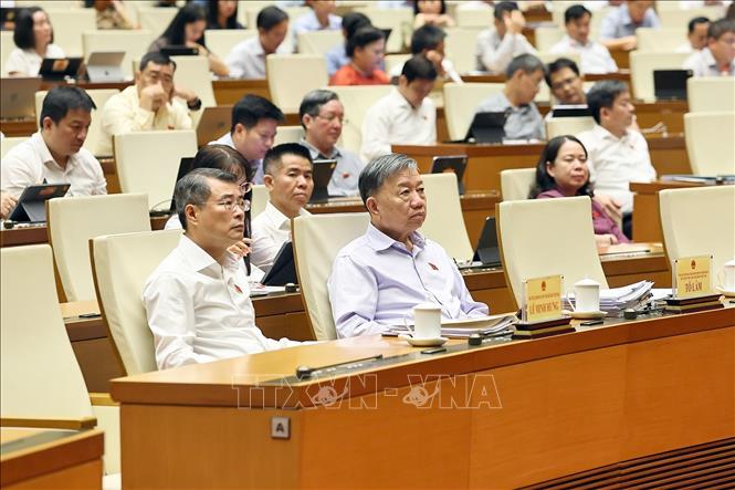 Tổng Bí thư, Chủ tịch nước Tô Lâm và Thủ tướng Chính phủ Lê Minh Hưng dự phiên họp. Ảnh: Doãn Tấn - TTXVN
