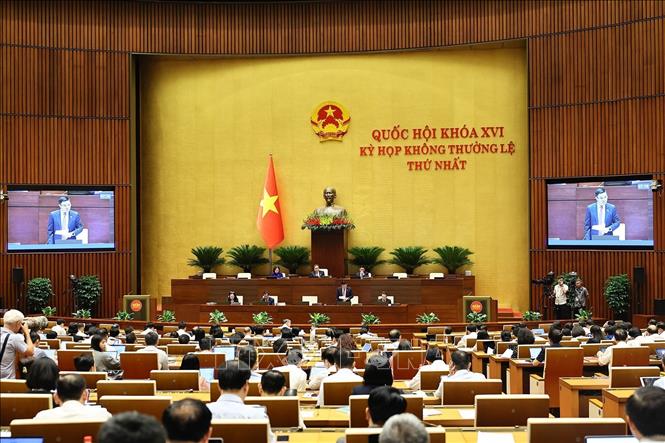 Bộ trưởng Bộ Công Thương Lê Mạnh Hùng phát biểu giải trình, làm rõ một số vấn đề đại biểu Quốc hội nêu. Ảnh: Doãn Tấn - TTXVN