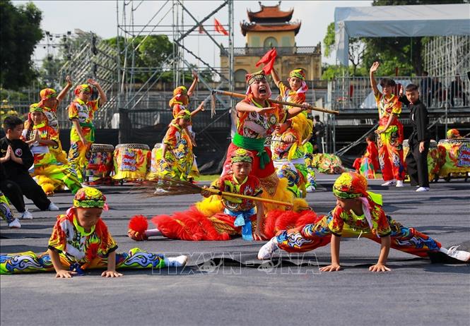 Đoàn võ thuật Tuyên Quang biểu diễn tại Festival. Ảnh: Khánh Hoà - TTXVN

