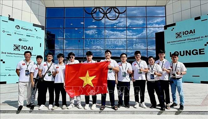 Seven of Vietnam’s eight contestants win medals at the third International Olympiad in Artificial Intelligence (IOAI). Photo by courtesy/VNA