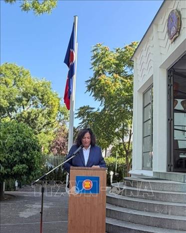 Bà Karin Müller, Quốc vụ khanh bang Hessen phát biểu đánh giá cao quan hệ hợp tác giữa bang Hessen và các nước ASEAN. Ảnh: TTXVN phát