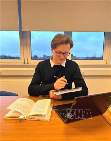 Nhà nghiên cứu người Anh, ông Kyril Whittaker. Ảnh TTXVN phát.