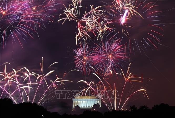 (Tư liệu) Màn trình diễn pháo hoa mừng Quốc khánh Mỹ tại Washington, D.C., ngày 4/7/2026. Ảnh: THX/TTXVN phát