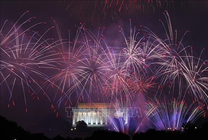 (Tư liệu) Màn trình diễn pháo hoa mừng Quốc khánh Mỹ tại Washington, D.C., ngày 4/7/2026. Ảnh: THX/TTXVN phát