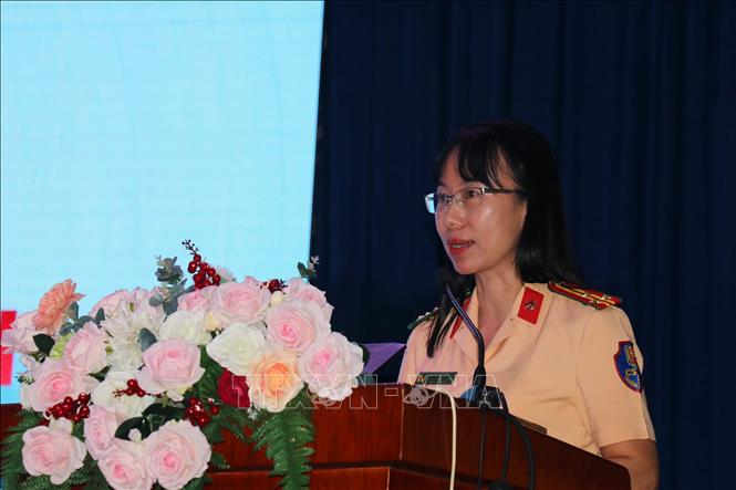 Thượng tá Nguyễn Thị Thanh Nga, Phó Trưởng phòng Cảnh sát giao thông Công an Thành phố Hồ Chí Minh phát biểu tại ngày hội. Ảnh: Thanh Vũ - TTXVN
