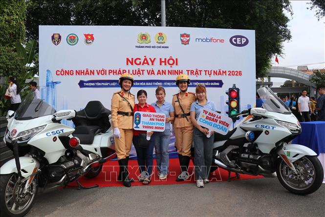 Công nhân lao động thành phố tham gia ngày hội,Ảnh: Thanh Vũ - TTXVN
