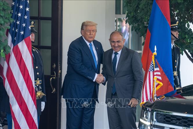 (Tư liệu) Tổng thống Mỹ Donald Trump và Tổng thống Armenia Nikol Pashinyan tại cuộc gặp ở Nhà Trắng, Washington, D.C., ngày 8/8/2025. Ảnh: THX/TTXVN phát