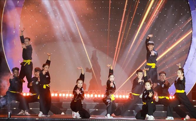 Các đoàn võ thuật cùng hội tụ, góp phần tạo nên không gian giao lưu văn hóa đa sắc màu. Ảnh: Khánh Hoà - TTXVN