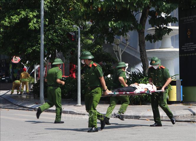 Phương án cứu hộ cứu nạn do cháy gây ra. Ảnh: Chu Hiệu - TTXVN