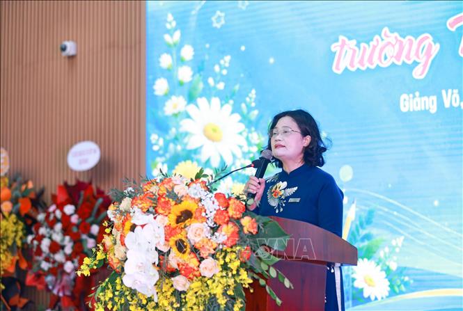 Với Trường THCS Giảng Võ (sáp nhập các Trường THCS Giảng Võ, Phan Chu Trinh và Nguyễn Trãi), nhà giáo Tô Thị Hải Yến được bổ nhiệm Hiệu trưởng nhà trường. Ảnh: Thanh Tùng – TTXVN
