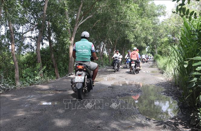 Tuyến đường Đầm Dơi - Tân Tiến dự kiến hoàn thành nâng cấp mở rộng trong năm 2027. Ảnh: Tuấn Phi - TTXVN 