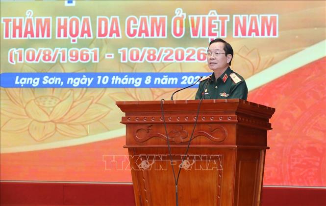 Trung tướng Nguyễn Hữu Chính, Chủ tịch Hội Nạn nhân chất độc da cam/dioxin Việt Nam phát biểu tại Chương trình. Ảnh: Anh Tuấn – TTXVN