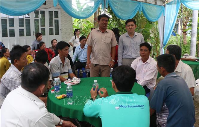 Cuộc họp ở cơ sở nhằm lắng nghe ý kiến, từ đó tạo được sự đồng thuận của người dân. Ảnh: Duy Khương – TTXVN