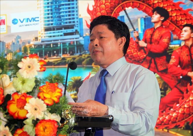 Ông Nguyễn Đức Toàn,  Chủ tịch UBND phường Quy Nhơn phát biểu bế mạc liên hoan. Ảnh: Trịnh Bang Nhiệm - TTXVN