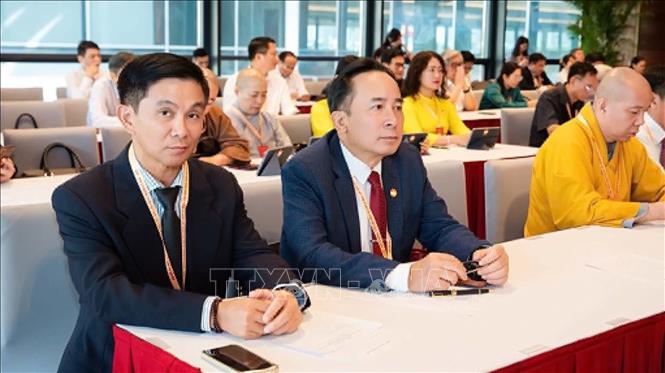 Nghị quyết số 23-NQ/TW của Bộ Chính trị ngay khi ra đời đã nhận được sự quan tâm, chào đón của đông đảo kiều bào đang sinh sống tại Mỹ. Ảnh: Kỹ sư hàng không Trần Thắng (đầu tiên, bên trái) tham dự Đại hội Trung ương Mặt trận Tổ quốc Việt Nam tháng 1/2026. TTXVN phát