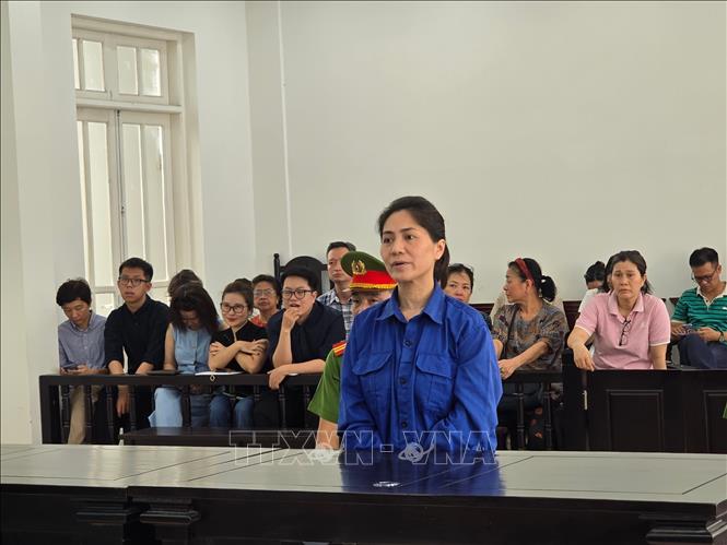 Bị cáo Nguyễn Thị Thu Hà tại phiên tòa. Ảnh: Kim Anh - TTXVN