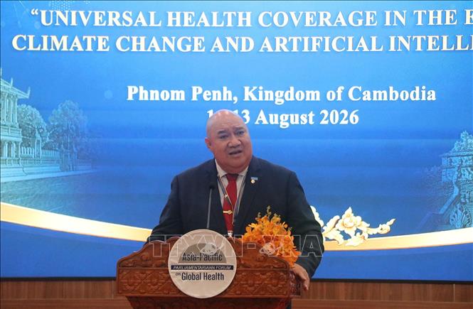 Giám đốc Khu vực Tây Thái Bình Dương của Tổ chức Y tế thế giới, ông Saia Ma’u Piukala phát biểu tại diễn đàn. Ảnh: Minh Hưng - PV TTXVN tại Campuchia