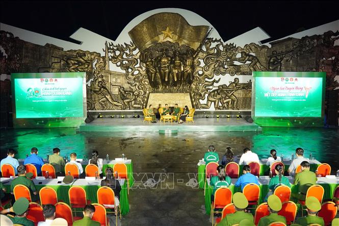 Quang cảnh lễ kỷ niệm 20 năm Chiến dịch tình nguyện Hành quân xanh và Tiếp lửa truyền thống 