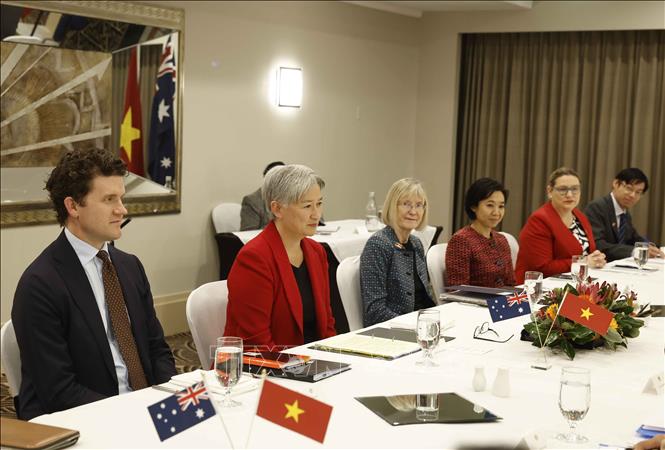 Bộ trưởng Ngoại giao Penny Wong và đoàn Australia tại Hội nghị Bộ trưởng Ngoại giao Việt Nam – Australia lần thứ 8. Ảnh: Thống Nhất – TTXVN