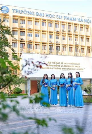 Duyên dáng, tự tin, năng động - nữ sinh viên Trường Đại học Sư phạm Hà Nội. Ảnh: Thanh Tùng – TTXVN