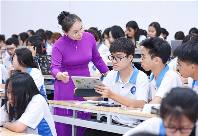 Sinh viên Khoa Ngữ văn trong một giờ học trên giảng đường. Ảnh: Thanh Tùng – TTXVN