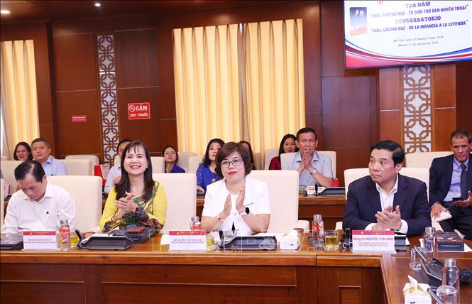 Các đại biểu dự tọa đàm. Ảnh: Văn Điệp - TTXVN