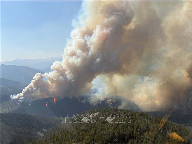 Cháy rừng tại British Columbia, Canada, ngày 22/7/2026. Ảnh: THX/TTXVN phát