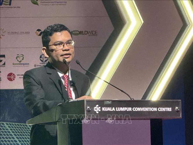 Bộ trưởng Kinh tế Akmal Nasrullah phát biểu tại ISES 2026. Ảnh: Viên Luyến – PV TTXVN tại Malaysia
