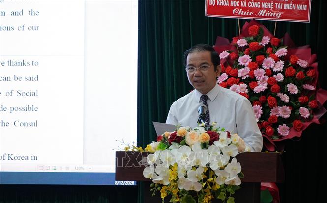 PGS.TS Vũ Tuấn Hưng, Viện trưởng Viện Khoa học xã hội vùng Nam Bộ phát biểu tại lễ ký kết. Ảnh: Anh Tuấn - TTXVN 