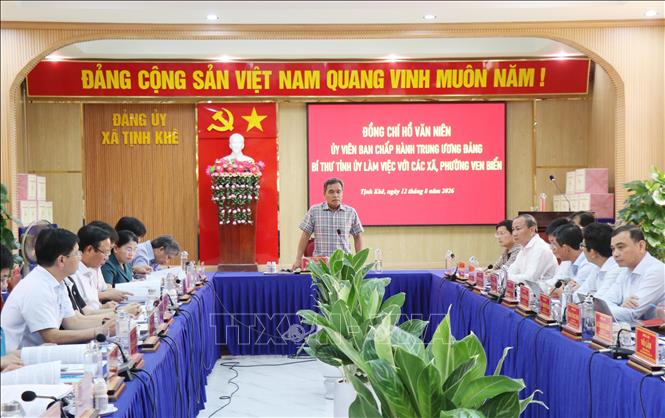 Ủy viên Trung ương Đảng, Bí thư Tỉnh ủy Hồ Văn Niên phát biểu tại Hội nghị. Ảnh: Ảnh: Phạm Cường-TTXVN