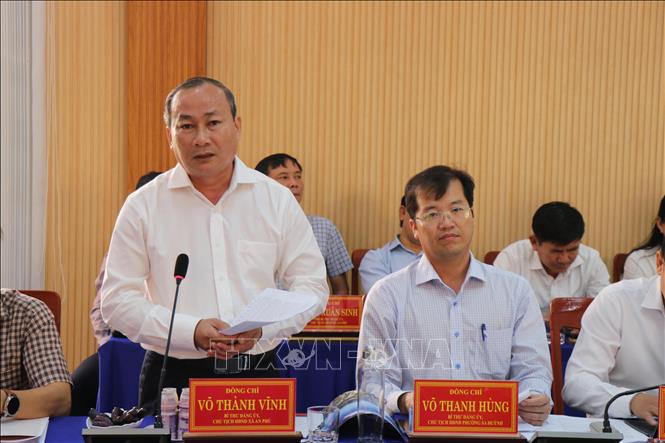 Bí thư Đảng ủy xã An Phú phát biểu tại Hội nghị. Ảnh: Ảnh: Phạm Cường-TTXVN