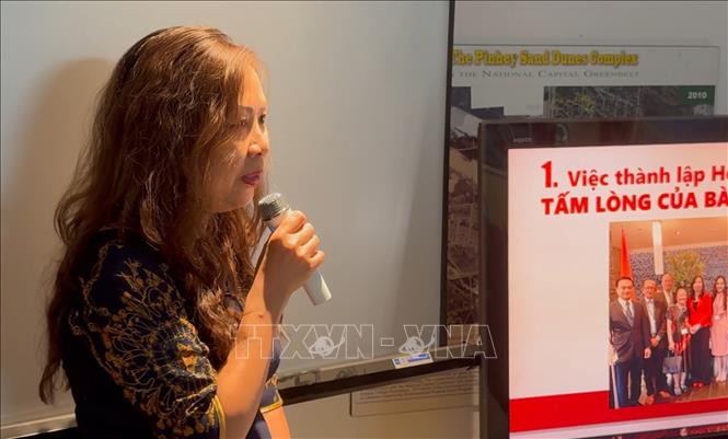 Bà Julie Nguyễn phát biểu trong lễ kỷ niệm 10 năm thành lập Hội hữu nghị Canada-Việt Nam (CVS). Ảnh: Hà Linh - PV TTXVN tại Canada