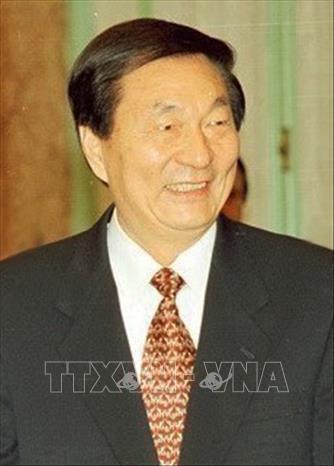 Cựu Thủ tướng Trung Quốc Chu Dung Cơ (12/1999). Ảnh: TTXVN