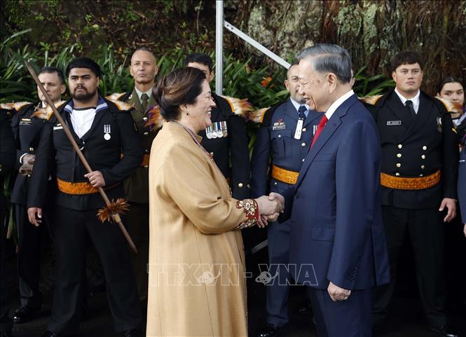 Toàn quyền New Zealand Cindy Kiro đón Tổng Bí thư, Chủ tịch nước Tô Lâm. Ảnh: Thống Nhất – TTXVN