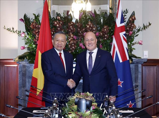 Tổng Bí thư, Chủ tịch nước Tô Lâm và Thủ tướng New Zealand Christopher Luxon chụp ảnh chung. Ảnh: Thống Nhất – TTXVN