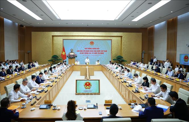 Thủ tướng Lê Minh Hưng làm việc với Ngân hàng Nhà nước Việt Nam và các hệ thống tín dụng. Ảnh: Dương Giang – TTXVN 
