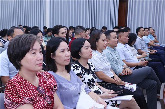 Đảng viên thuộc Đảng bộ Thông tấn xã Việt Nam tham dự Hội nghị trực tuyến tại điểm cầu trụ sở Thông tấn quốc gia (số 5 Lý Thường Kiệt, Hà Nội). Ảnh: Văn Điệp – TTXVN