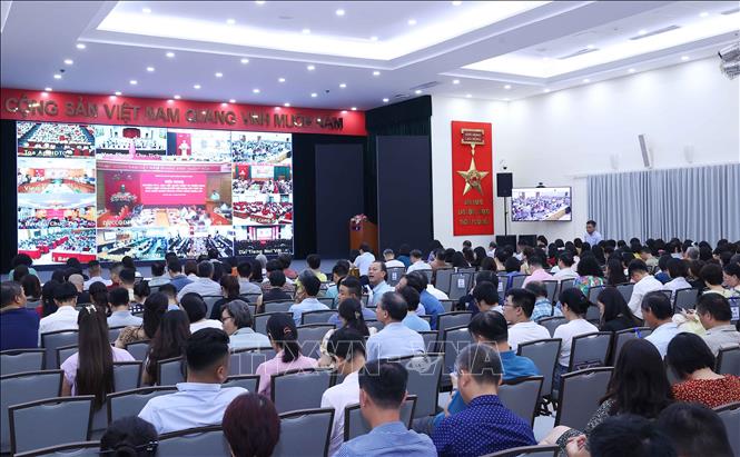 Đảng viên thuộc Đảng bộ Thông tấn xã Việt Nam tham dự Hội nghị trực tuyến tại điểm cầu trụ sở Thông tấn quốc gia (số 5 Lý Thường Kiệt, Hà Nội). Ảnh: Văn Điệp – TTXVN