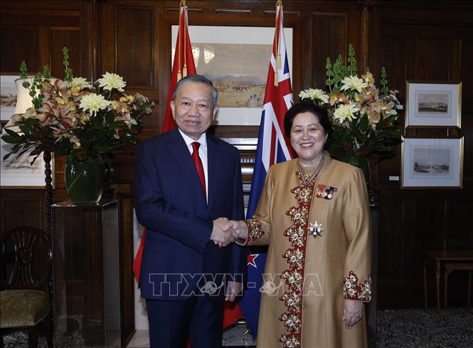 Tổng Bí thư, Chủ tịch nước Tô Lâm và Toàn quyền New Zealand Cindy Kiro chụp ảnh chung. Ảnh: Thống Nhất – TTXVN