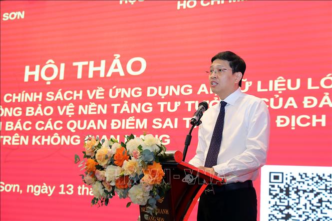 Phó Bí thư Tỉnh ủy Lạng Sơn Vũ Hoàng Anh phát biểu chào mừng Hội thảo. Ảnh: Văn Đạt - TTXVN