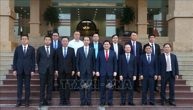 Các đại biểu chụp ảnh lưu niệm. Ảnh: Đồng Thúy - TTXVN