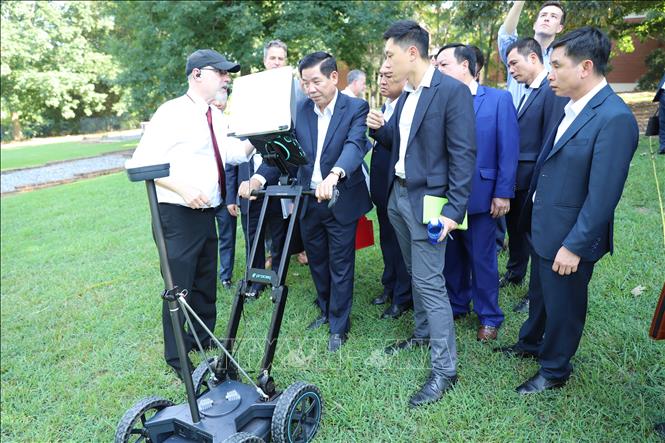 Thượng tướng Nguyễn Văn Gấu làm việc tại Đại học Georgia. Ảnh: TTXVN phát