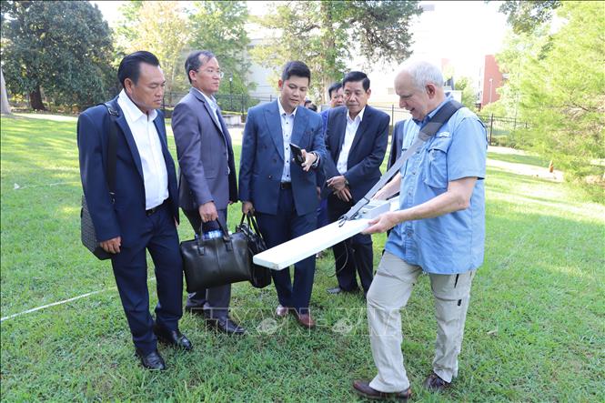 Thượng tướng Nguyễn Văn Gấu làm việc tại Đại học Georgia. Ảnh: TTXVN phát