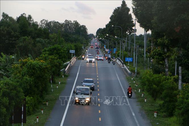 Quốc lộ 61C hiện có 2 làn xe sẽ được đầu tư, nâng cấp, mở rộng lên 4 làn xe trong thời gian tới. Ảnh: Duy Khương – TTXVN