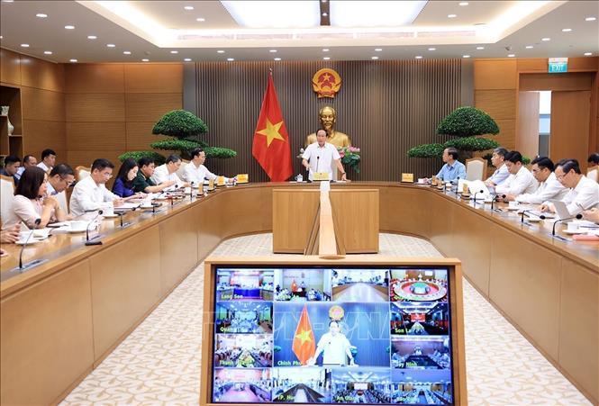 Phó Thủ tướng Lê Tiến Châu chủ trì cuộc họp Ban Chỉ đạo xây dựng trường liên cấp các xã biên giới dưới hình thức trực tiếp kết hợp trực tuyến. Ảnh: Tuấn Anh - TTXVN