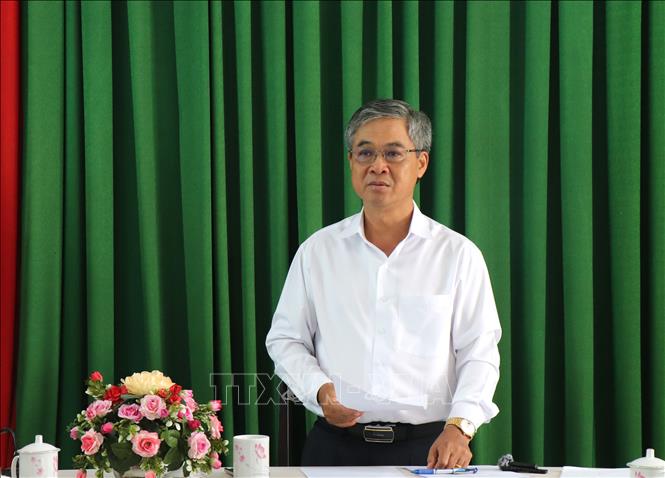 Ông Châu Văn Hòa - Phó Chủ tịch UBND tỉnh Vĩnh Long phát biểu tại buổi làm việc.  Ảnh: Lê Thúy Hằng – TTXVN