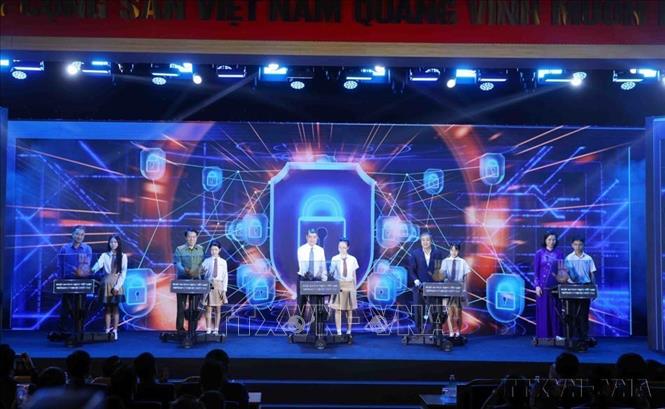 Sáng 6/8/2026, Thủ tướng Lê Minh Hưng, Trưởng ban Chỉ đạo An ninh mạng quốc gia và các đại biểu phát động hưởng ứng ngày An ninh mạng Việt Nam với thông điệp “Vì một không gian mạng nhân văn cho mỗi người