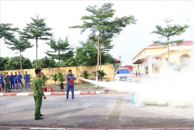 Học viên cai nghiện tại cơ sở cai nghiện ma túy số 2 tham gia diễn tập. Ảnh: Mạnh Minh - TTXVN